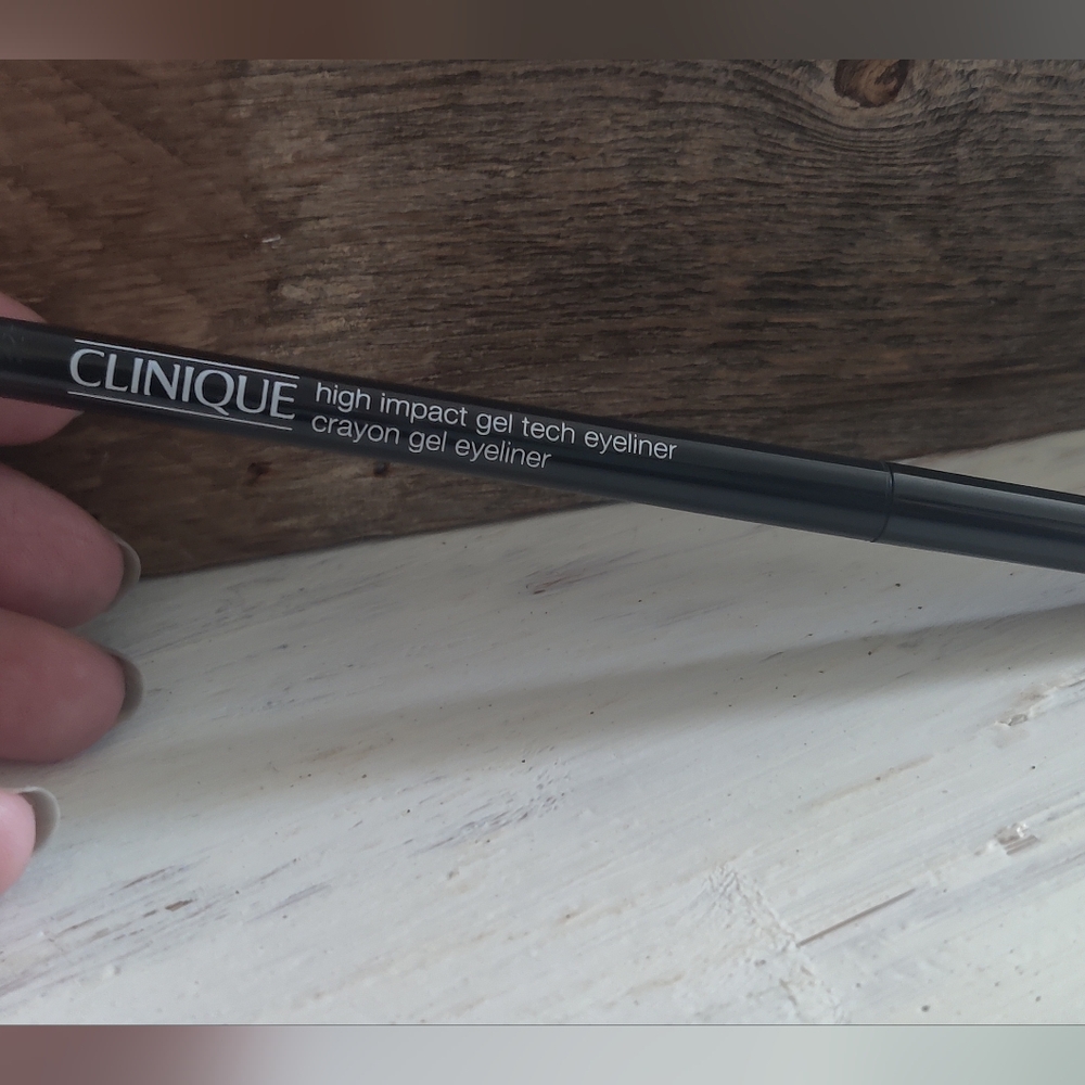 Clinique + Jonathan Cohen Makeup Bag, Eyeliner And Mascara - Picture 3 of 4